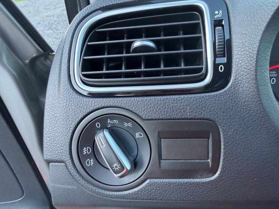 Volkswagen Polo V Рестайлинг Санкт-Петербург  - изображение 18