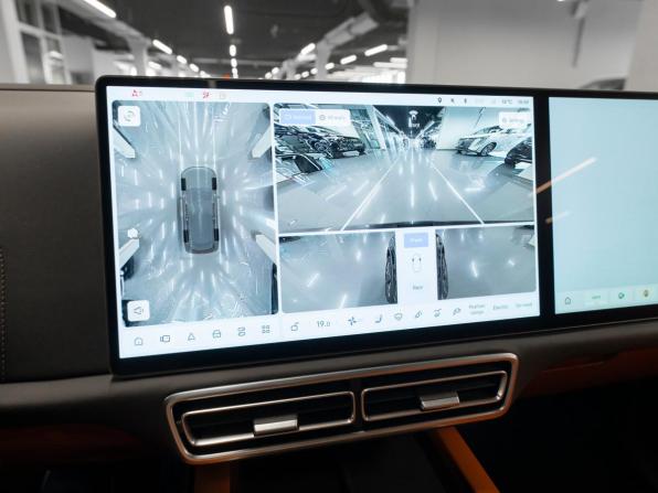 Li Auto (Lixiang) L9 I Рестайлинг с пробегом 2025 года, цена 8 900 000 рублей, 50 км, внедорожник, Автокод Объявления