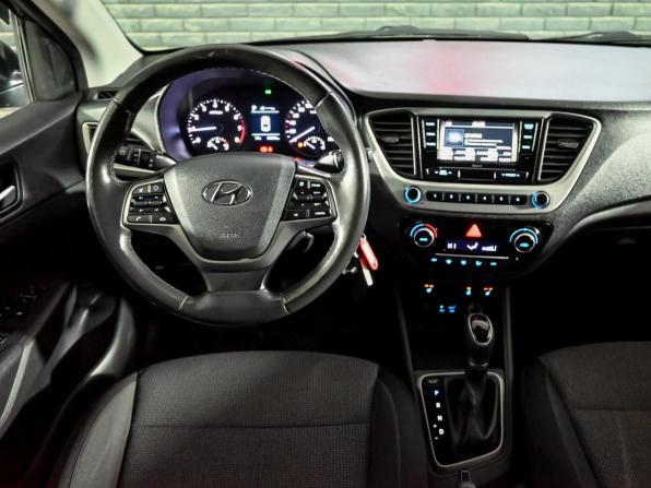 Hyundai Solaris II с пробегом 2018 года, цена 1 500 000 рублей, 88307 км, седан, Автокод Объявления