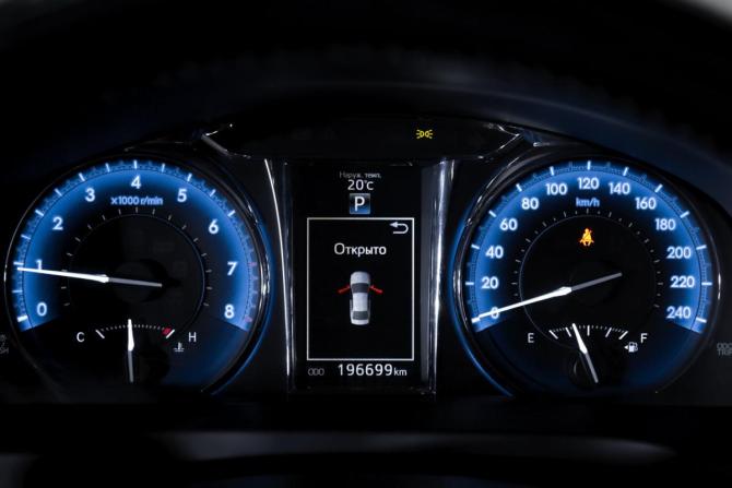 Toyota Camry VII (XV50) Рестайлинг с пробегом 2014 года, цена 2 100 000 рублей, 195253 км, седан, Автокод Объявления