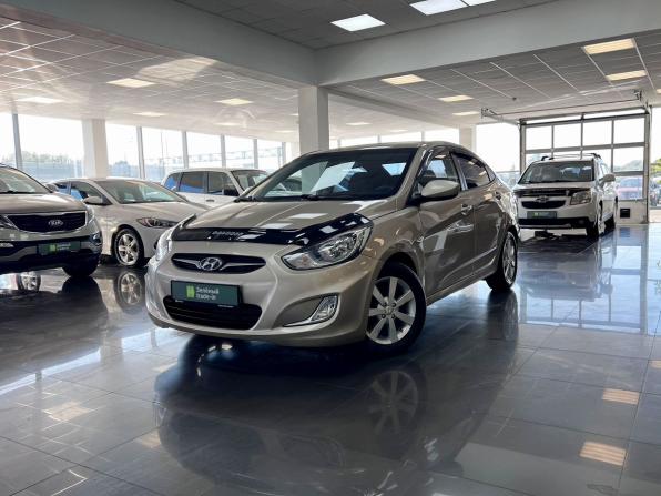 Hyundai Solaris I с пробегом 2013 года, цена 745 000 рублей, 197119 км, седан, Автокод Объявления