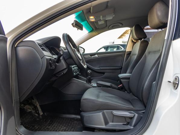 Volkswagen Jetta VI Рестайлинг с пробегом 2015 года, цена 1 048 000 рублей, 223196 км, седан, Автокод Объявления