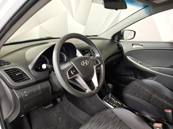 Hyundai Solaris I Рестайлинг с пробегом 2015 года, цена 881 000 рублей, 156344 км, седан, Автокод Объявления
