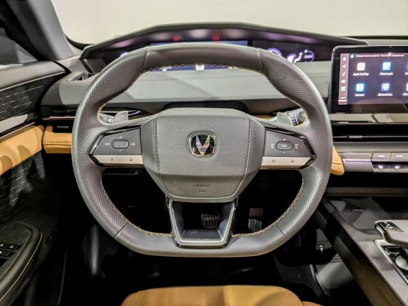 Changan UNI-V I с пробегом 2023 года, цена 2 315 000 рублей, 21518 км, лифтбек, Автокод Объявления