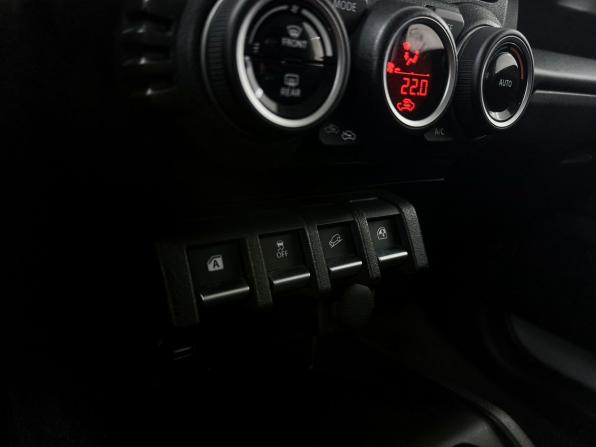 Suzuki Jimny IV с пробегом 2025 года, цена 3 650 000 рублей, 614 км, внедорожник, Автокод Объявления