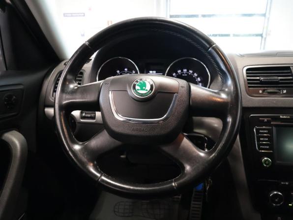 Skoda Yeti I с пробегом 2012 года, цена 829 000 рублей, 173058 км, внедорожник, Автокод Объявления