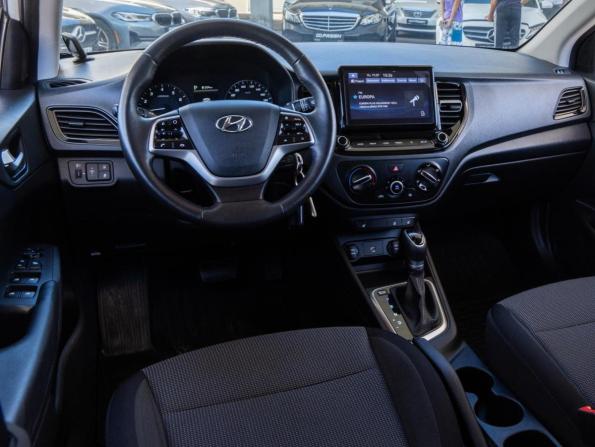 Hyundai Solaris II Рестайлинг с пробегом 2022 года, цена 1 729 000 рублей, 66459 км, седан, Автокод Объявления