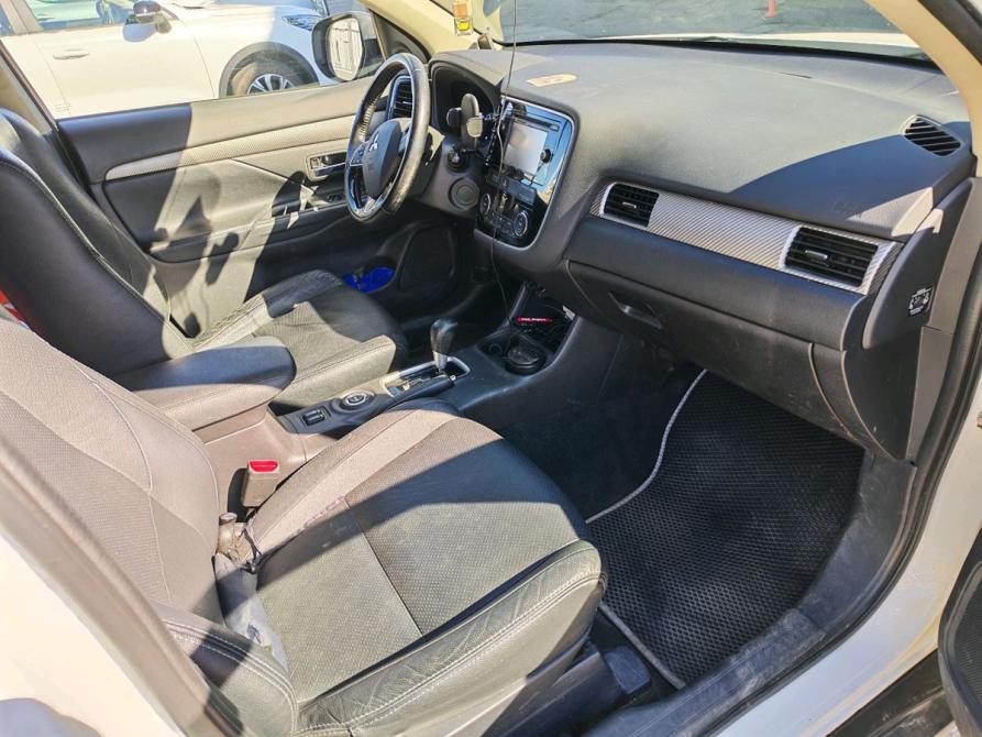 Mitsubishi Outlander III Рестайлинг Санкт-Петербург  - изображение 6