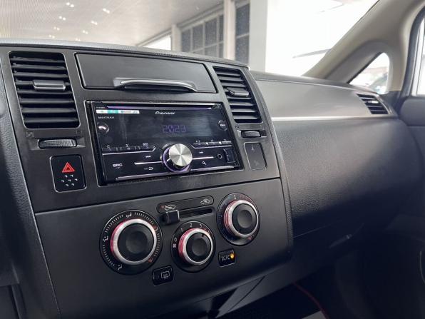 Nissan Tiida I Рестайлинг с пробегом 2013 года, цена 765 000 рублей, 203407 км, хэтчбек, Автокод Объявления