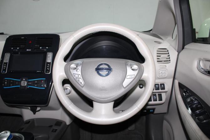 Nissan Leaf I (ZE0/AZE0) с пробегом 2012 года, цена 400 000 рублей, 80080 км, хэтчбек, Автокод Объявления