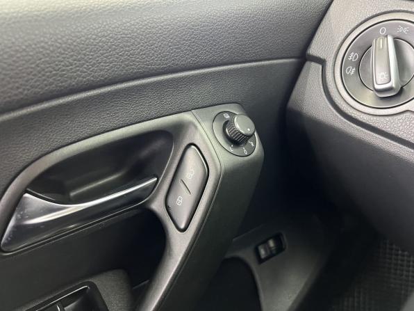 Volkswagen Polo V Рестайлинг с пробегом 2018 года, цена 1 299 000 рублей, 39045 км, седан, Автокод Объявления