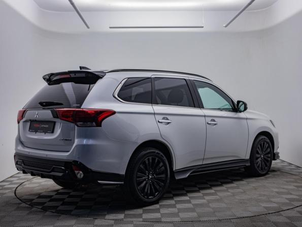 Mitsubishi Outlander III Рестайлинг 3 с пробегом 2022 года, цена 3 495 000 рублей, 9800 км, внедорожник, Автокод Объявления