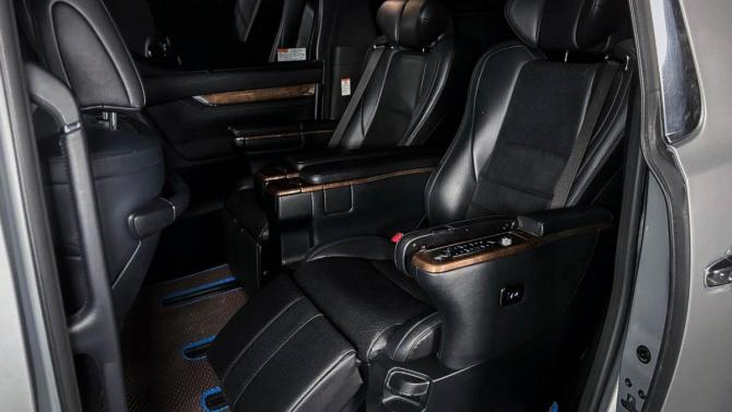 Toyota Alphard III с пробегом 2015 года, цена 3 250 000 рублей, 376772 км, минивэн, Автокод Объявления