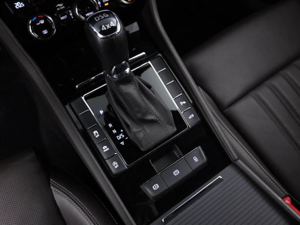 Skoda Superb III Рестайлинг с пробегом 2020 года, цена 3 499 077 рублей, 82641 км, лифтбек, Автокод Объявления