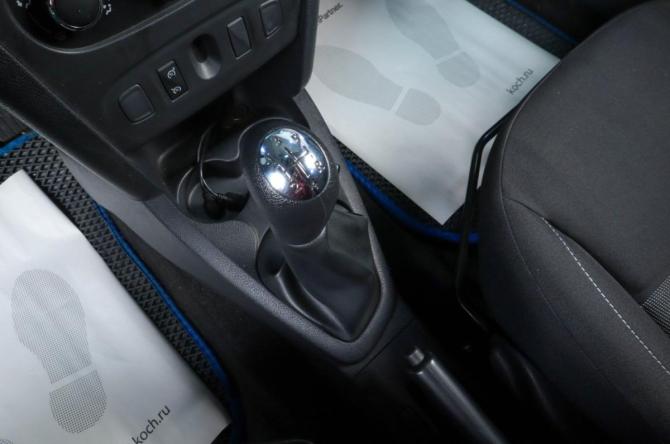Renault Sandero II Рестайлинг с пробегом 2020 года, цена 1 199 000 рублей, 66740 км, хэтчбек, Автокод Объявления