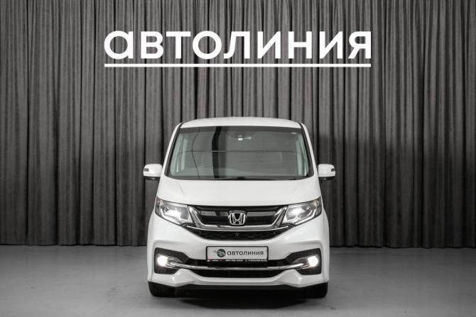 Honda Stepwgn V с пробегом 2015 года, цена 1 890 000 рублей, 130000 км, минивэн, Автокод Объявления