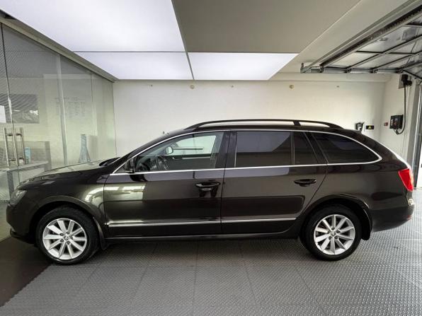 Skoda Superb II Рестайлинг с пробегом 2013 года, цена 1 390 000 рублей, 133919 км, универсал, Автокод Объявления