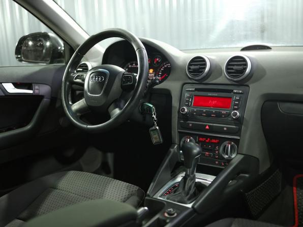 Audi A3 II (8P) Рестайлинг 2 с пробегом 2009 года, цена 669 000 рублей, 292550 км, хэтчбек, Автокод Объявления