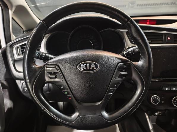 Kia Ceed II Рестайлинг с пробегом 2016 года, цена 1 219 000 рублей, 144447 км, хэтчбек, Автокод Объявления