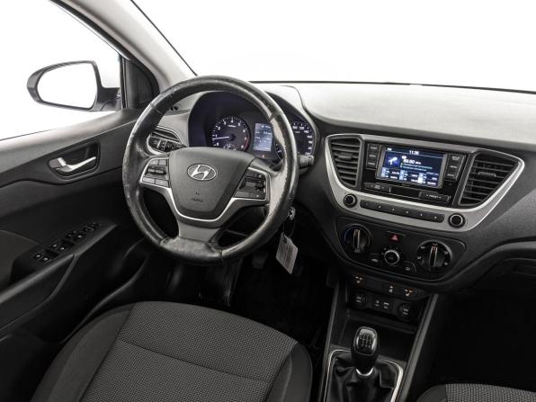Hyundai Solaris II с пробегом 2018 года, цена 1 100 000 рублей, 167007 км, седан, Автокод Объявления