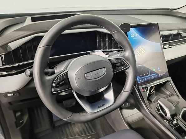 Geely Atlas II с пробегом 2025 года, цена 2 999 000 рублей, 24917 км, внедорожник, Автокод Объявления