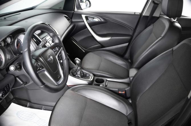 Opel Astra J с пробегом 2011 года, цена 719 000 рублей, 294563 км, хэтчбек, Автокод Объявления