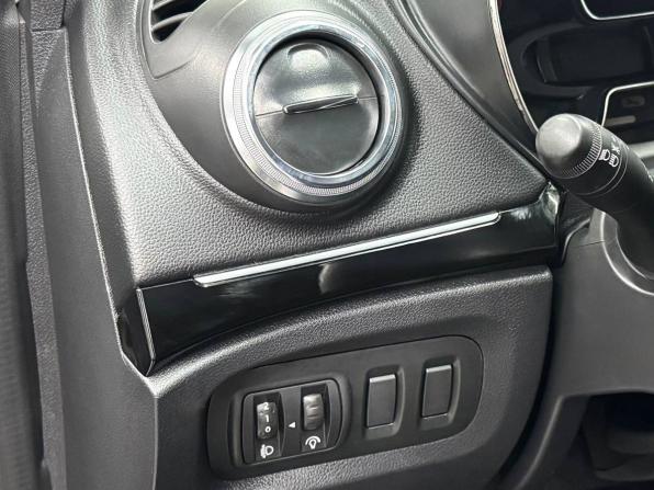 Renault Kaptur I Рестайлинг с пробегом 2021 года, цена 1 779 900 рублей, 58000 км, внедорожник, Автокод Объявления