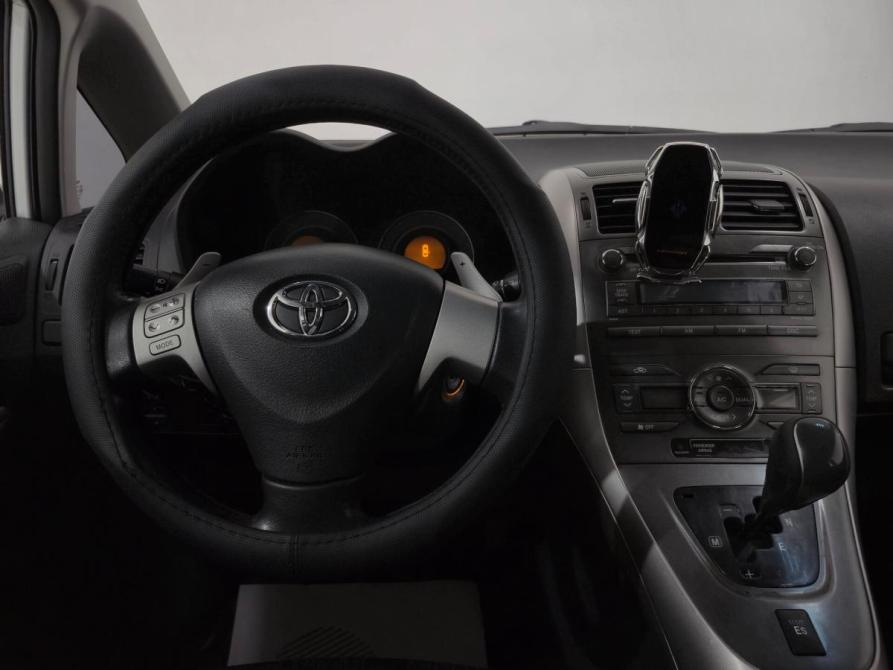 Toyota Auris I Альметьевск  - изображение 11