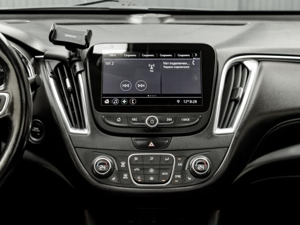 Chevrolet Malibu IX Рестайлинг с пробегом 2018 года, цена 1 350 000 рублей, 302482 км, седан, Автокод Объявления