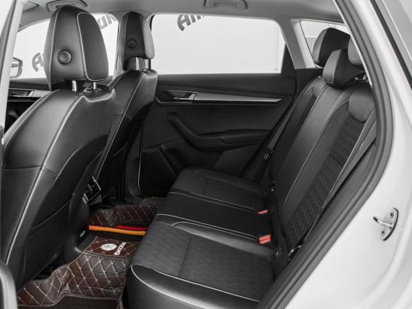 Skoda Karoq I с пробегом 2020 года, цена 2 380 000 рублей, 47236 км, внедорожник, Автокод Объявления