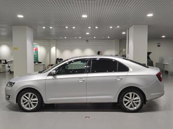Skoda Rapid I Рестайлинг с пробегом 2019 года, цена 1 324 000 рублей, 175481 км, лифтбек, Автокод Объявления