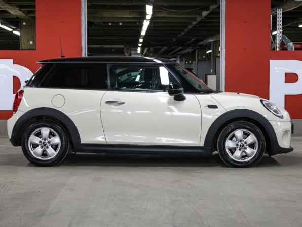 Mini Hatch III (F55/F56) с пробегом 2016 года, цена 1 399 000 рублей, 139000 км, хэтчбек, Автокод Объявления