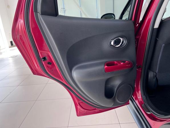 Nissan Juke I с пробегом 2012 года, цена 1 099 000 рублей, 108727 км, внедорожник, Автокод Объявления