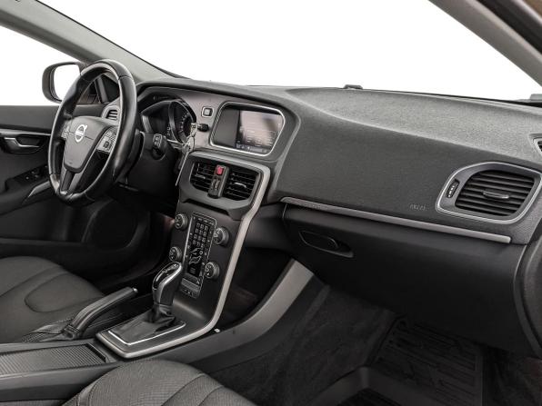 Volvo V40 Cross Country I с пробегом 2013 года, цена 1 490 000 рублей, 117941 км, хэтчбек, Автокод Объявления