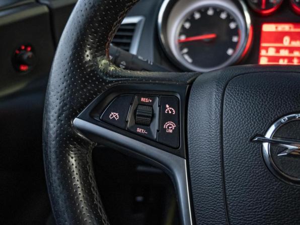 Opel Astra J Рестайлинг с пробегом 2013 года, цена 1 125 000 рублей, 151902 км, хэтчбек, Автокод Объявления
