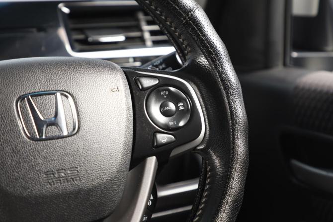 Honda Stepwgn V с пробегом 2015 года, цена 1 799 000 рублей, 140595 км, минивэн, Автокод Объявления