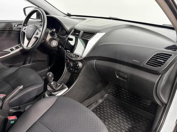 Hyundai Solaris I с пробегом 2013 года, цена 585 600 рублей, 217482 км, хэтчбек, Автокод Объявления