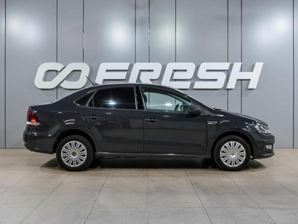 Volkswagen Polo V Рестайлинг с пробегом 2018 года, цена 1 299 000 рублей, 132982 км, седан, Автокод Объявления