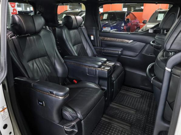 Toyota Alphard III Рестайлинг с пробегом 2019 года, цена 3 898 000 рублей, 250680 км, минивэн, Автокод Объявления