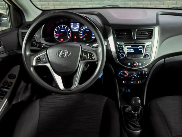 Hyundai Solaris I Рестайлинг с пробегом 2015 года, цена 970 000 рублей, 107244 км, хэтчбек, Автокод Объявления