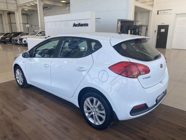 Kia Ceed II с пробегом 2013 года, цена 1 065 000 рублей, 140942 км, хэтчбек, Автокод Объявления