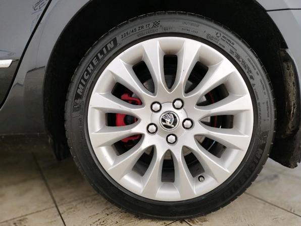 Skoda Superb II Рестайлинг с пробегом 2014 года, цена 1 939 000 рублей, 79732 км, лифтбек, Автокод Объявления
