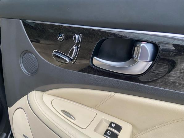 Hyundai Equus II Рестайлинг с пробегом 2015 года, цена 1 399 000 рублей, 191016 км, седан, Автокод Объявления