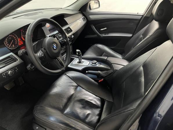 BMW 5 серии V (E60/E61) Рестайлинг с пробегом 2007 года, цена 1 020 000 рублей, 264343 км, седан, Автокод Объявления