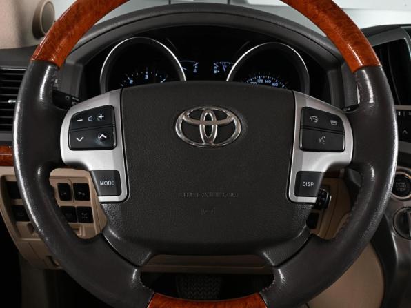 Toyota Land Cruiser 200 Series Рестайлинг 1 с пробегом 2015 года, цена 4 799 000 рублей, 266162 км, внедорожник, Автокод Объявления