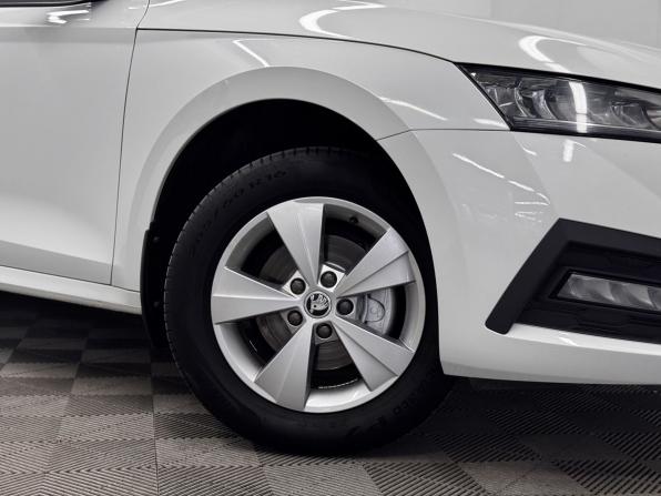 Skoda Octavia IV (A8) с пробегом 2021 года, цена 2 029 000 рублей, 103353 км, лифтбек, Автокод Объявления