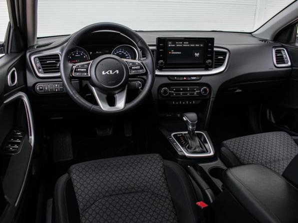 Kia Ceed III Рестайлинг с пробегом 2022 года, цена 2 260 000 рублей, 41418 км, универсал, Автокод Объявления