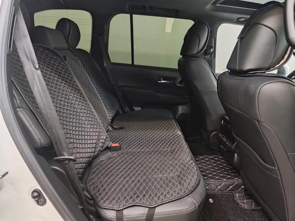 Toyota Land Cruiser 300 Series с пробегом 2021 года, цена 9 950 000 рублей, 28718 км, внедорожник, Автокод Объявления