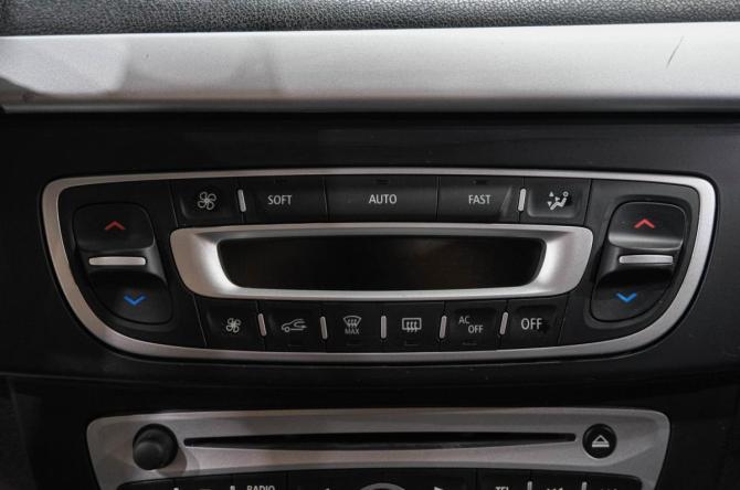 Renault Fluence I с пробегом 2012 года, цена 629 000 рублей, 223000 км, седан, Автокод Объявления