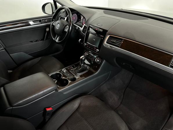 Volkswagen Touareg II Рестайлинг с пробегом 2014 года, цена 2 295 000 рублей, 169664 км, внедорожник, Автокод Объявления